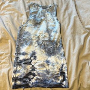 Women’s Lululemon, Size 2, Shibori Blue, Swiftly Tech High Neck Racerback